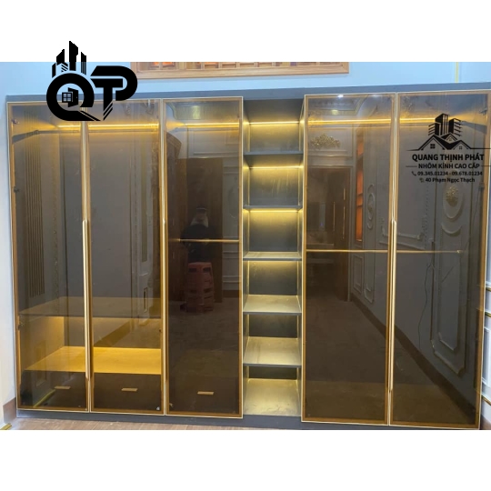 TỦ ĐỒ ĐƯỢC THIẾT BẰNG GỖ 