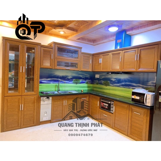 TỦ BẾP ĐƯỢC THIẾT KẾ BẰNG GỖ SANG TRỌNG
